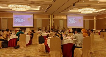 Mengikuti Sosialisasi Tingkatkan Kapasitas Stakeholder Clearing House dan Advisor untuk Mitigasi Risiko Permasalahan PBJ